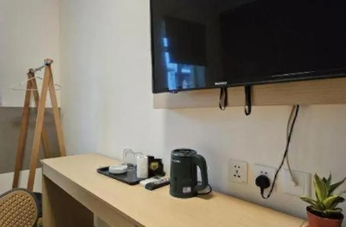 Man Va Hotel 2*