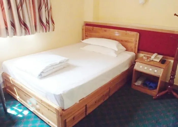 Man Va Hotel 2*
